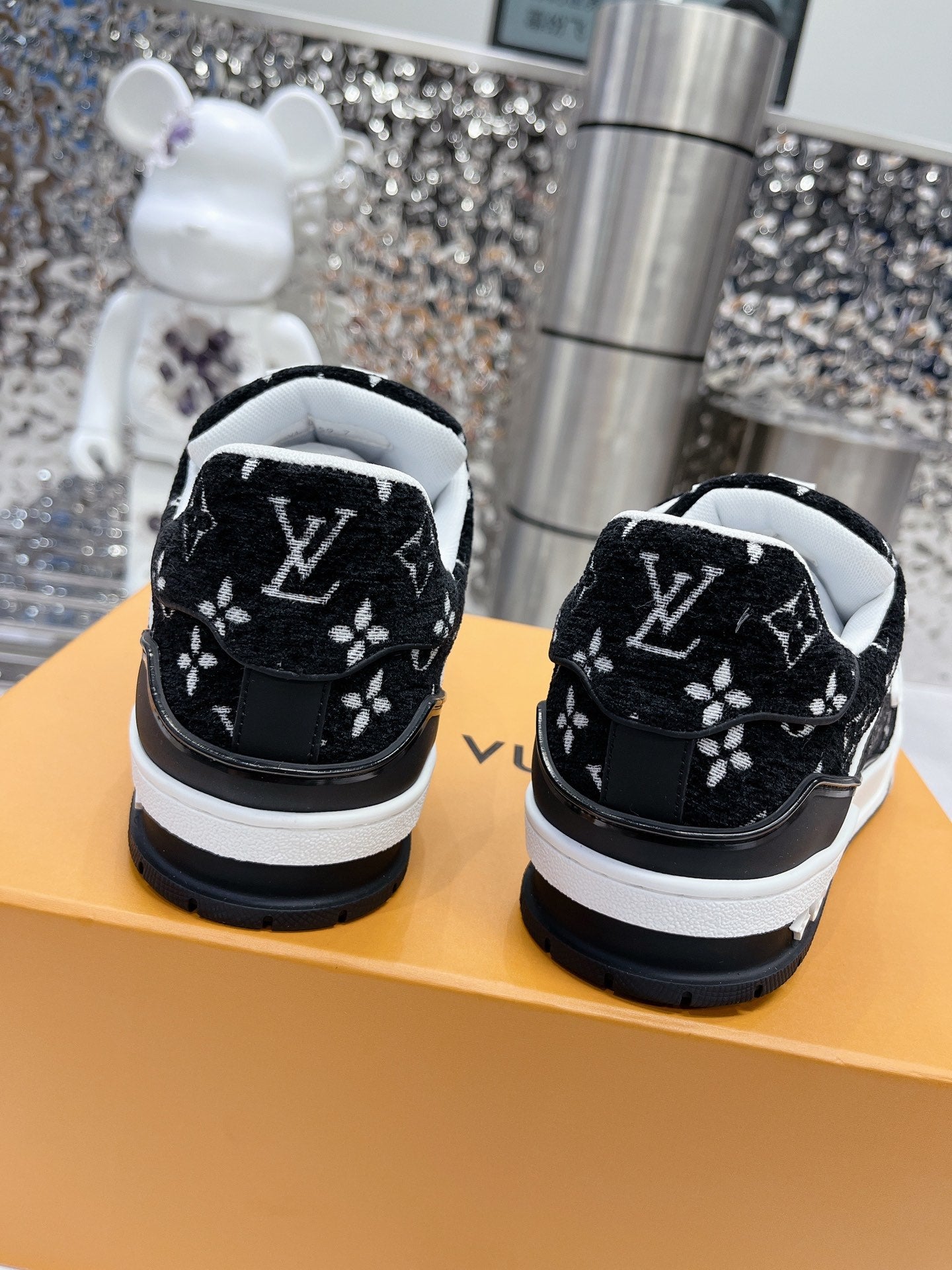 LV low trainer sneaker 'Black'