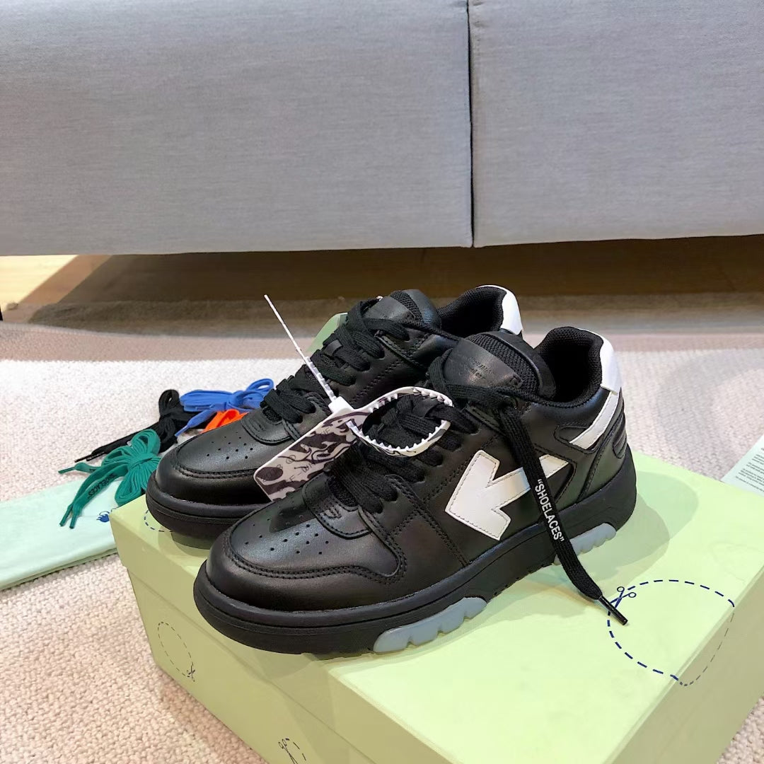 Off White Sneaker ‘Black