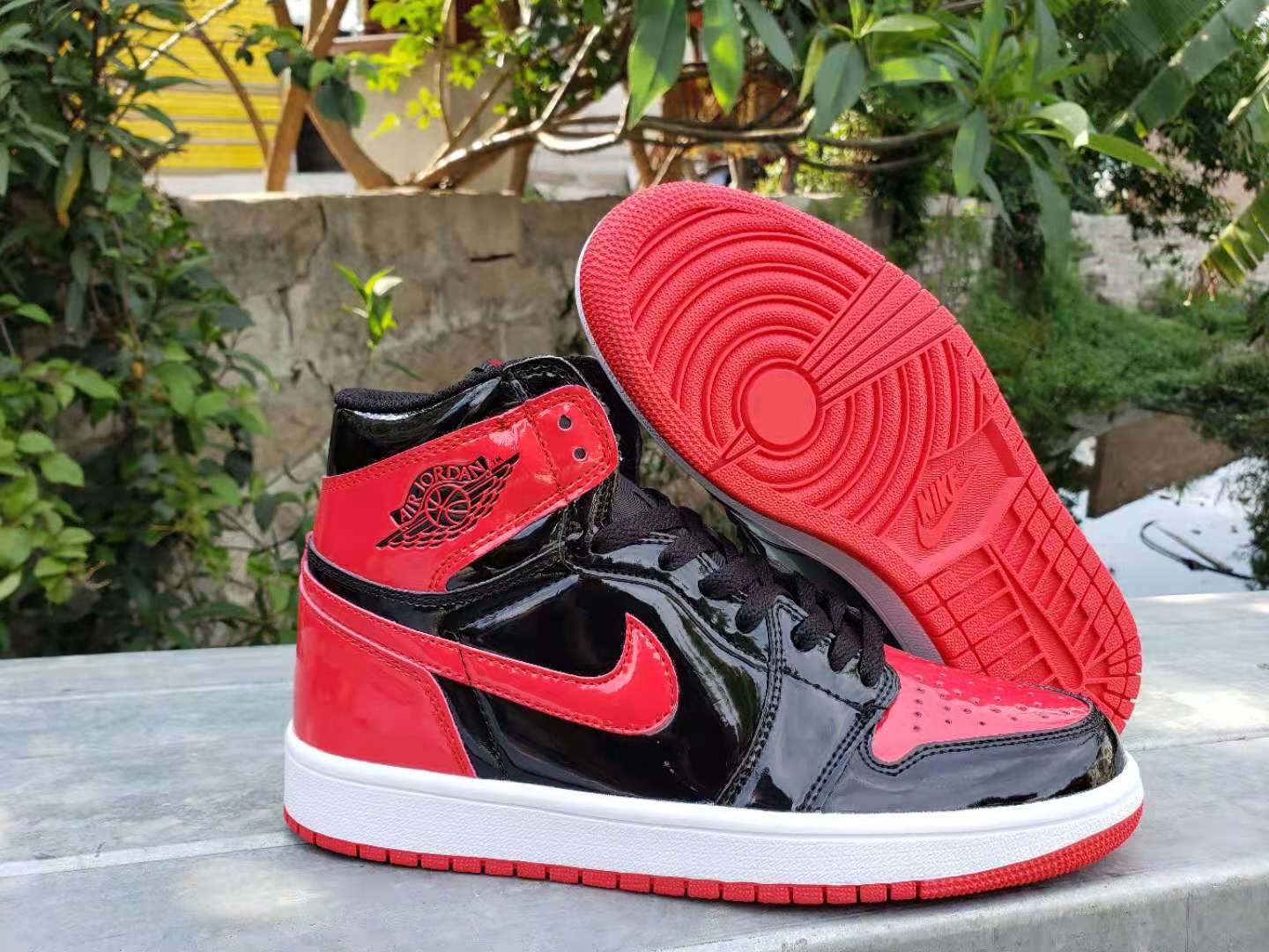 Air Jordan 1 Patent Leather 'Black & Red'