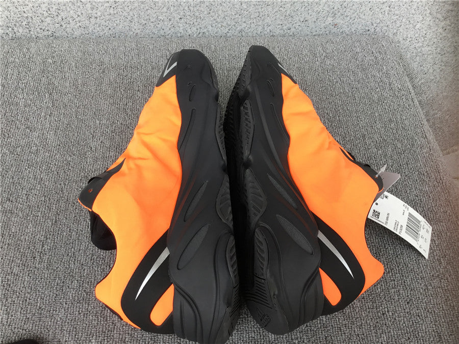 P580 Yeezy Boost 700 MNVN