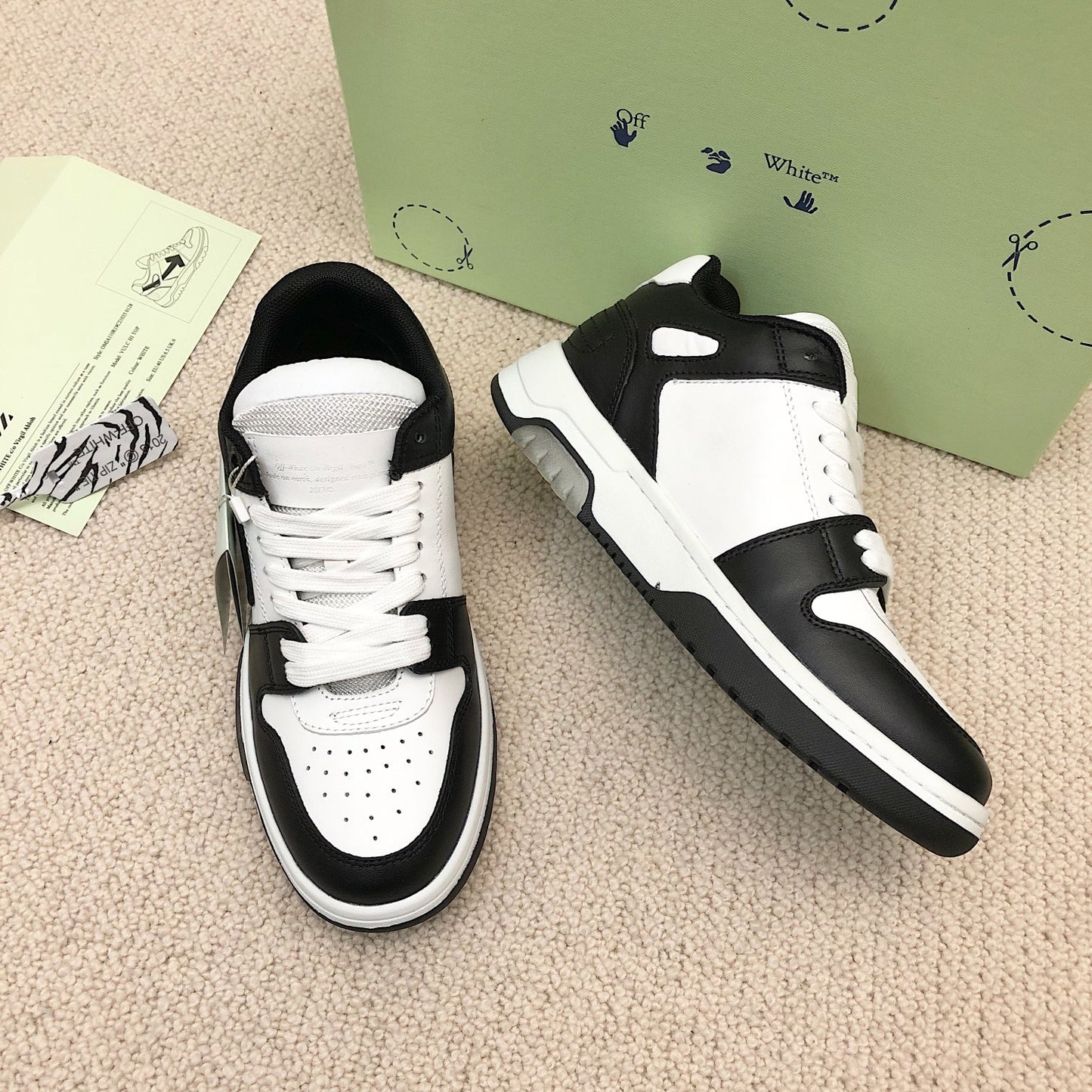 Off White Sneaker ‘Black White’