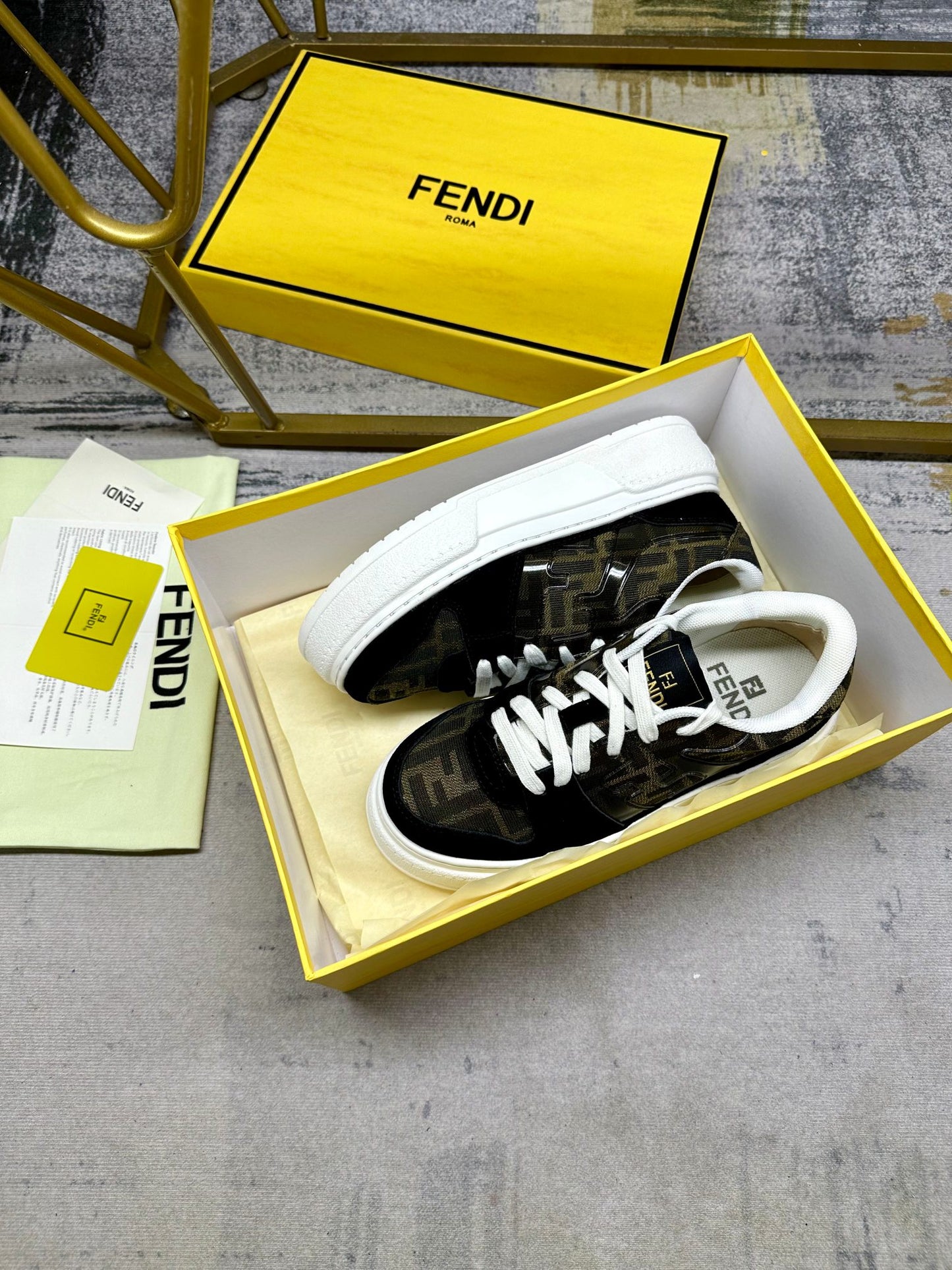 Fendi Sneakers low 'Black & Gold'