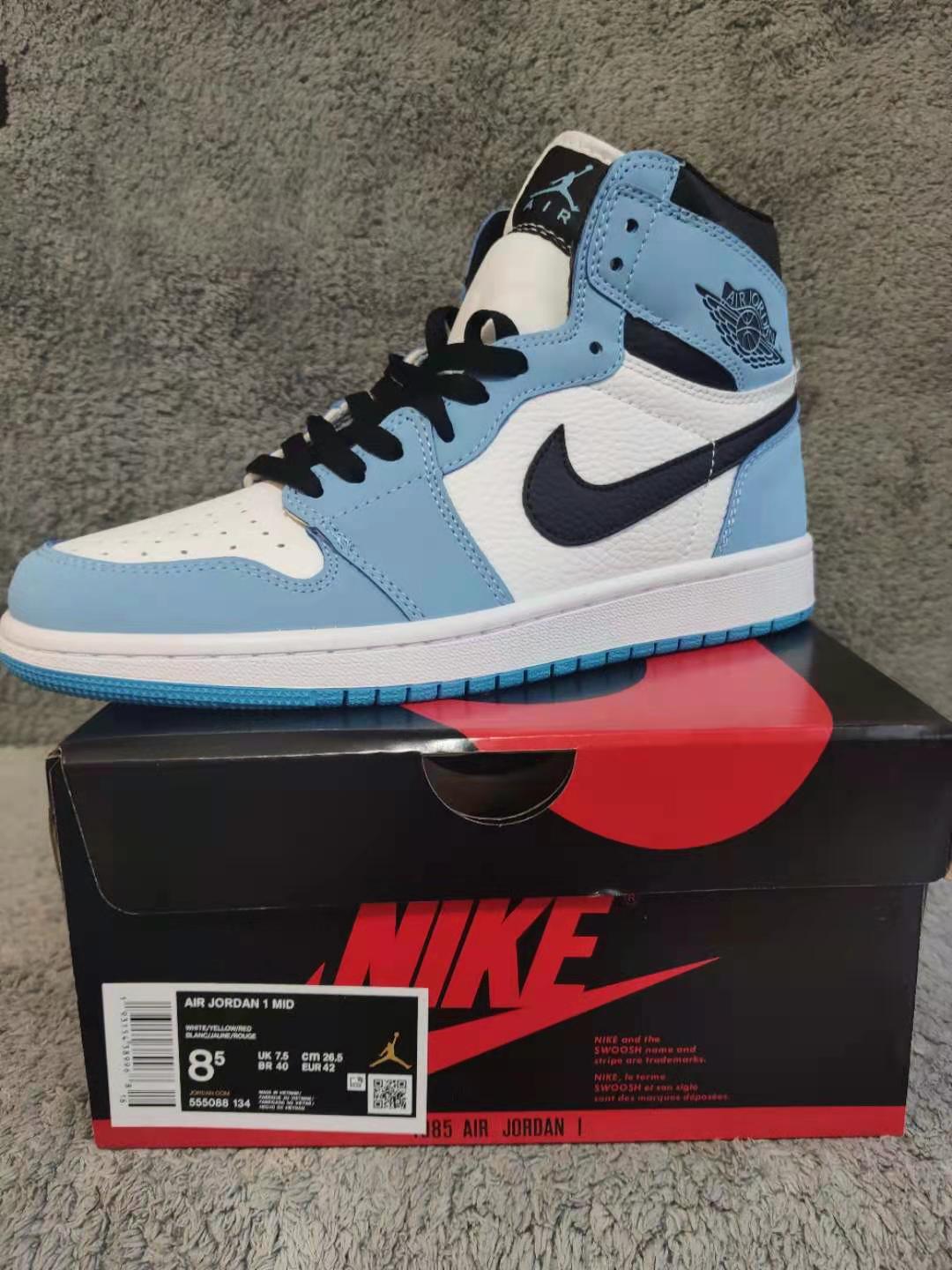Air Jordan 1 Retro ‘University Blue’