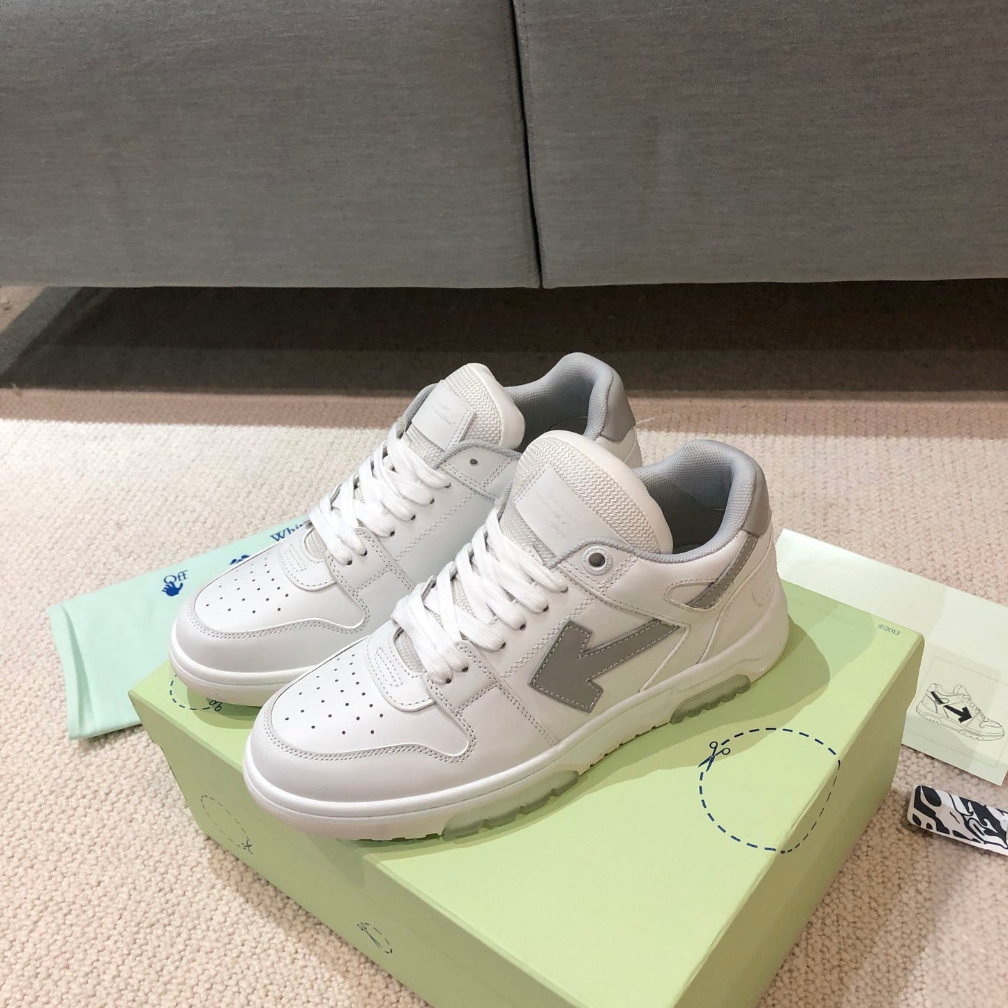 Off White Sneaker ‘White Grey’