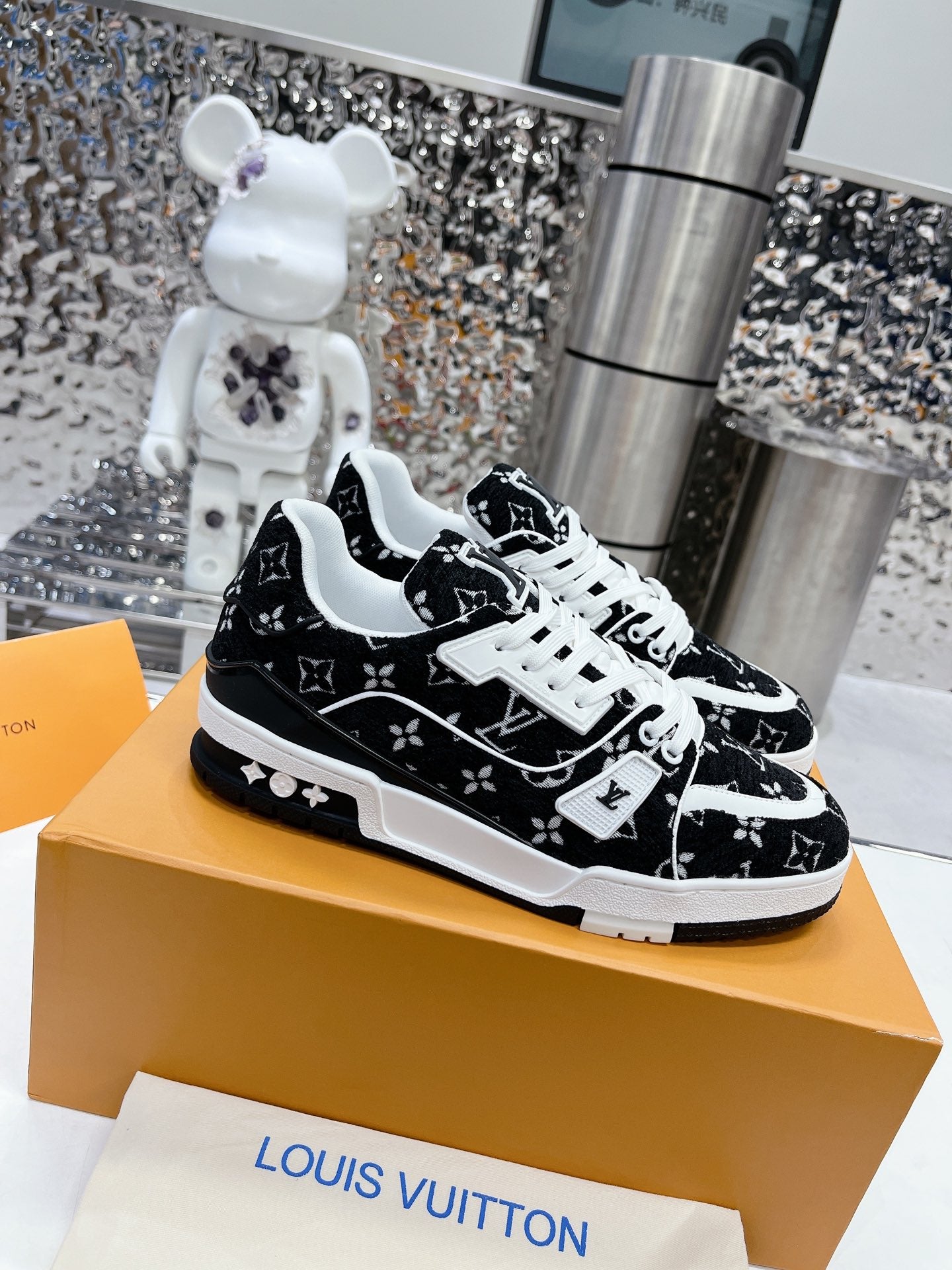 LV low trainer sneaker 'Black'