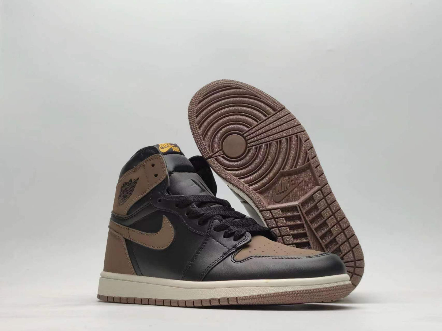 Air Jordan 1 'Mocha'