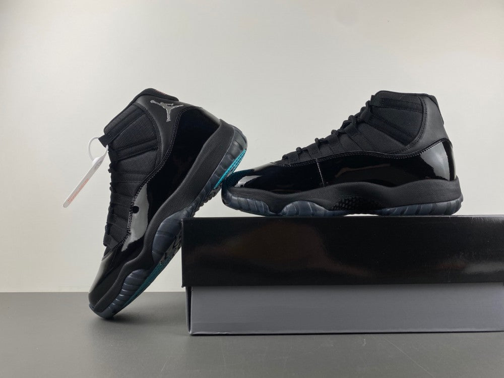 Air Jordan 11 'Blackout'