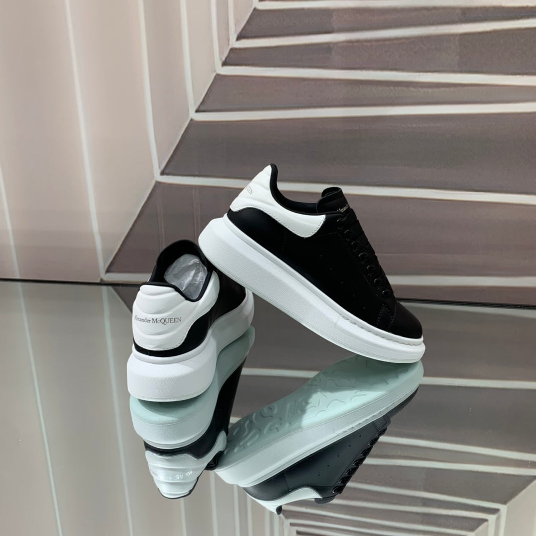 McQueen sneaker (b&w)
