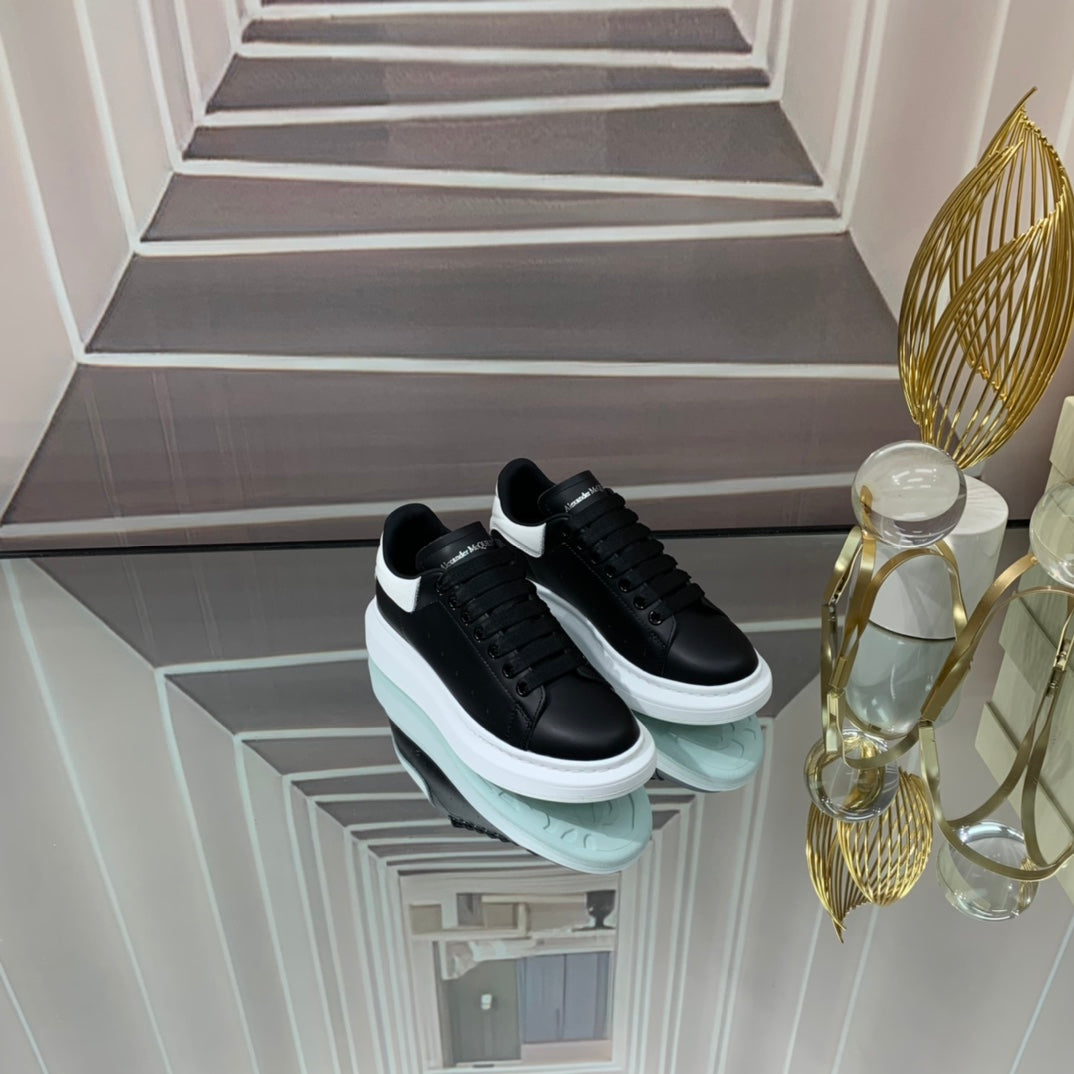 McQueen sneaker (b&w)