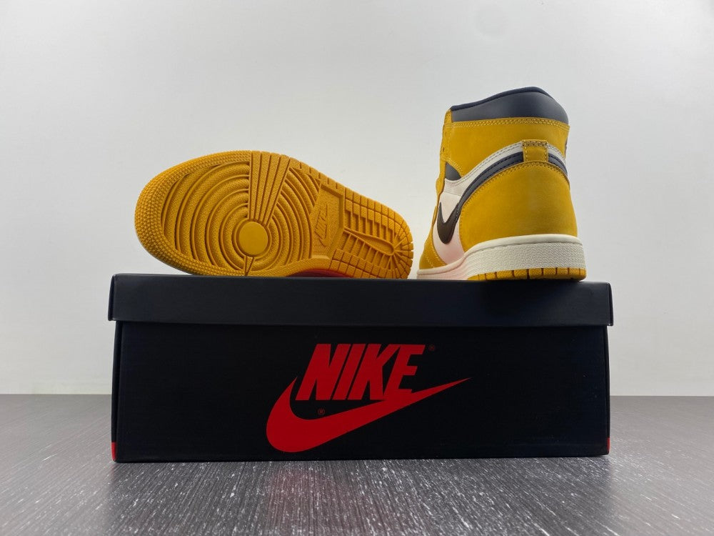 Air Jordan 1 Retro High ‘Yellow Orche'