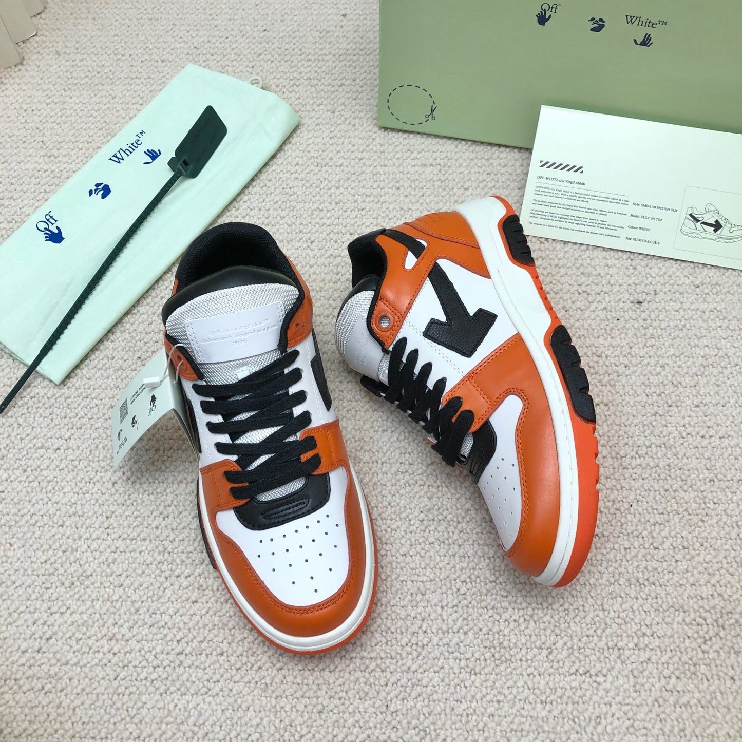 Off White Sneaker ‘Orange black’