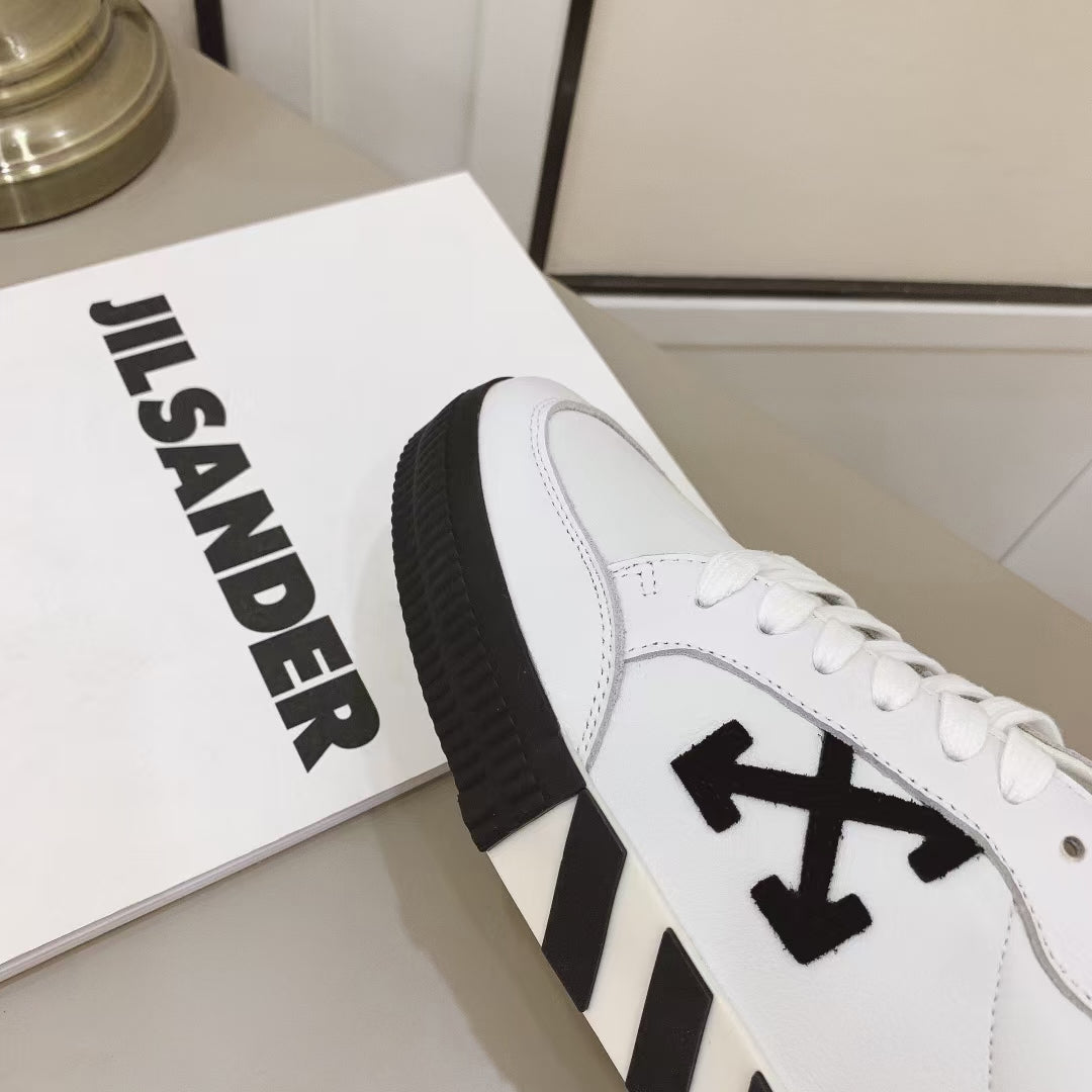 Off-White Low Vulcanized Sneaker 'White'