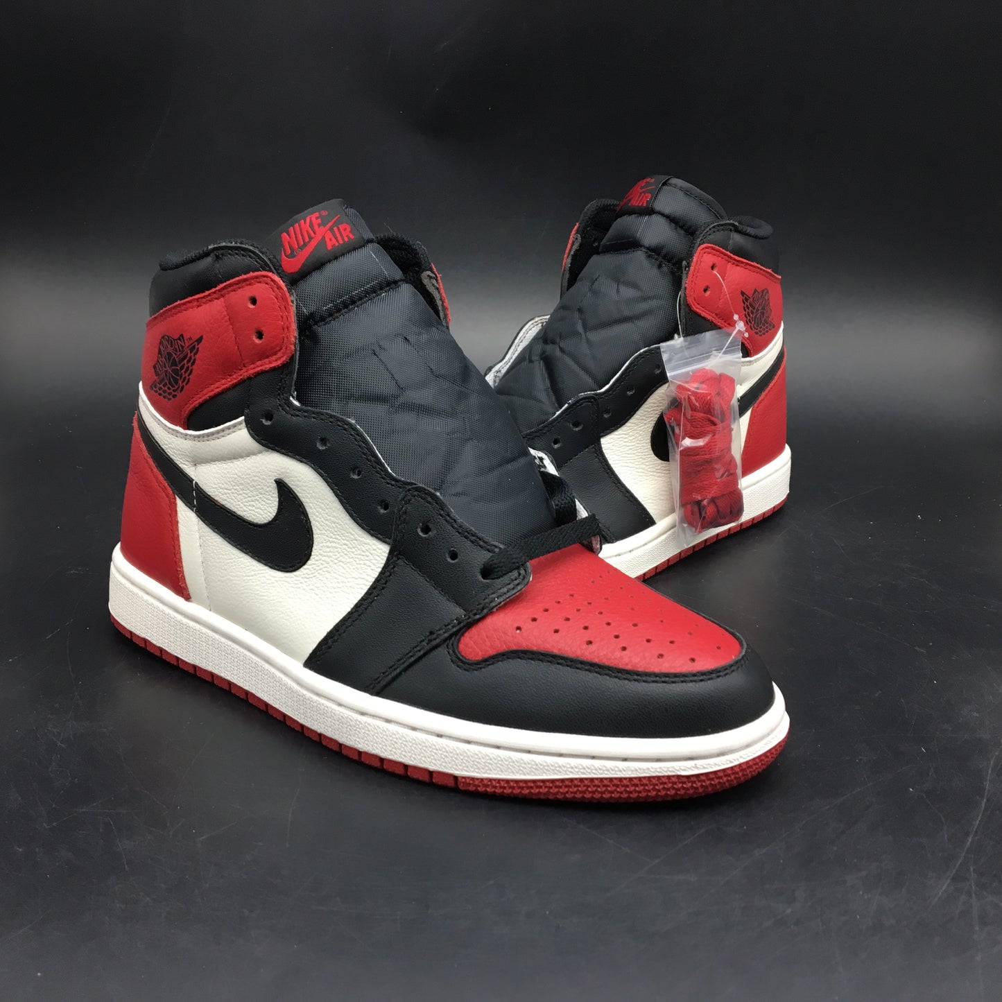 Air Jordan 1 Retro ‘Black toe 2.0'