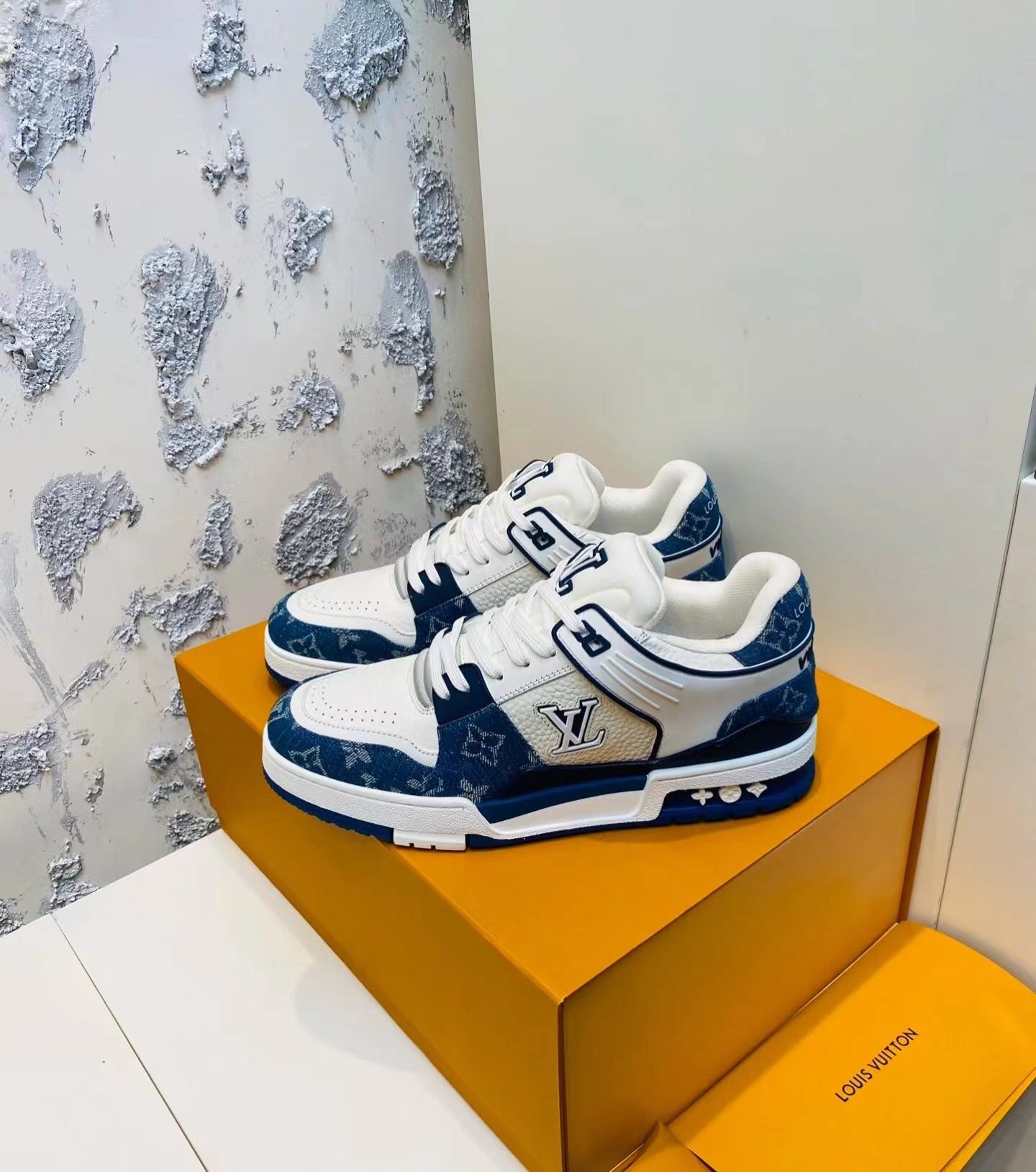 LV 2024 New Series Sports Shoe 'White and Blue'