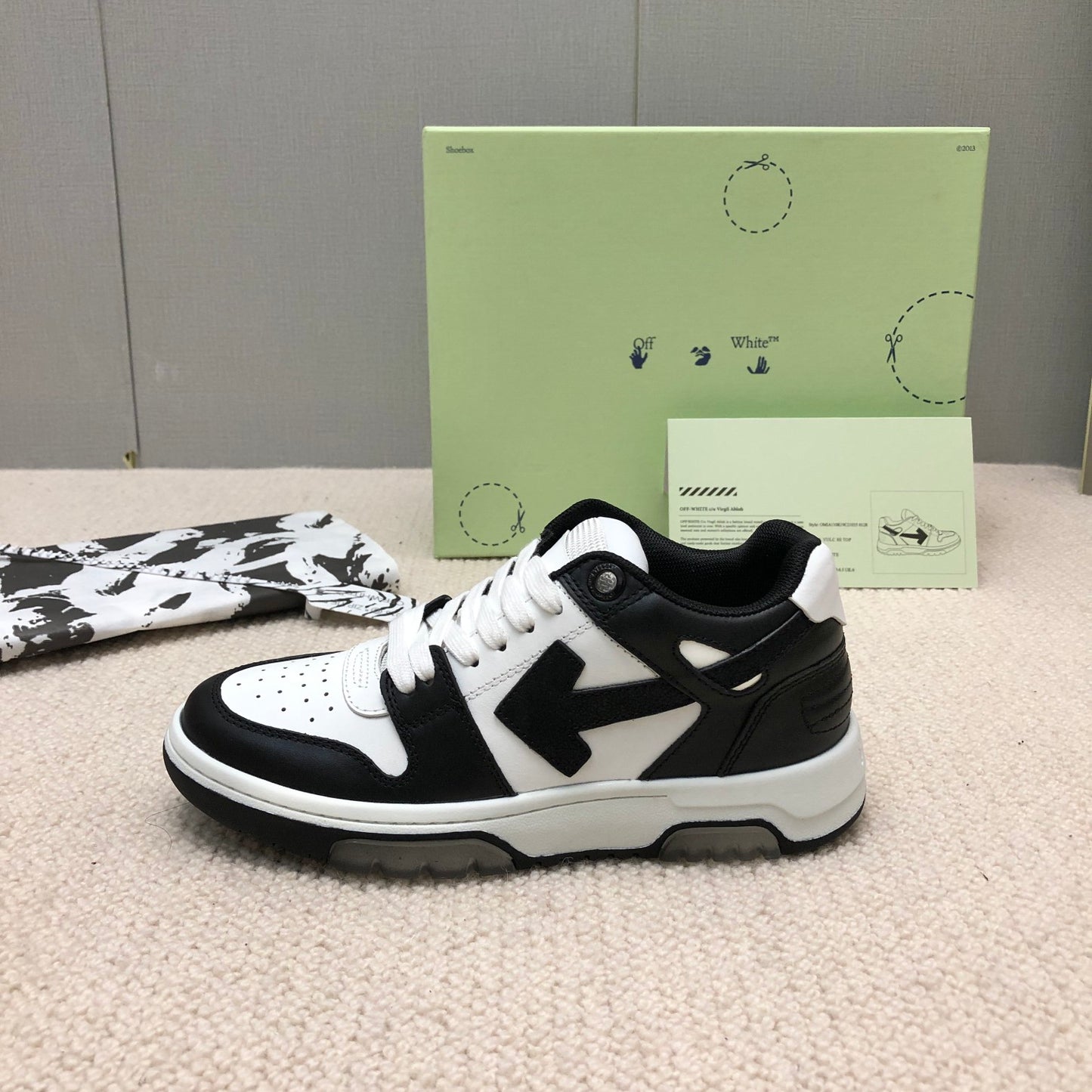 Off White Sneaker ‘Black White’