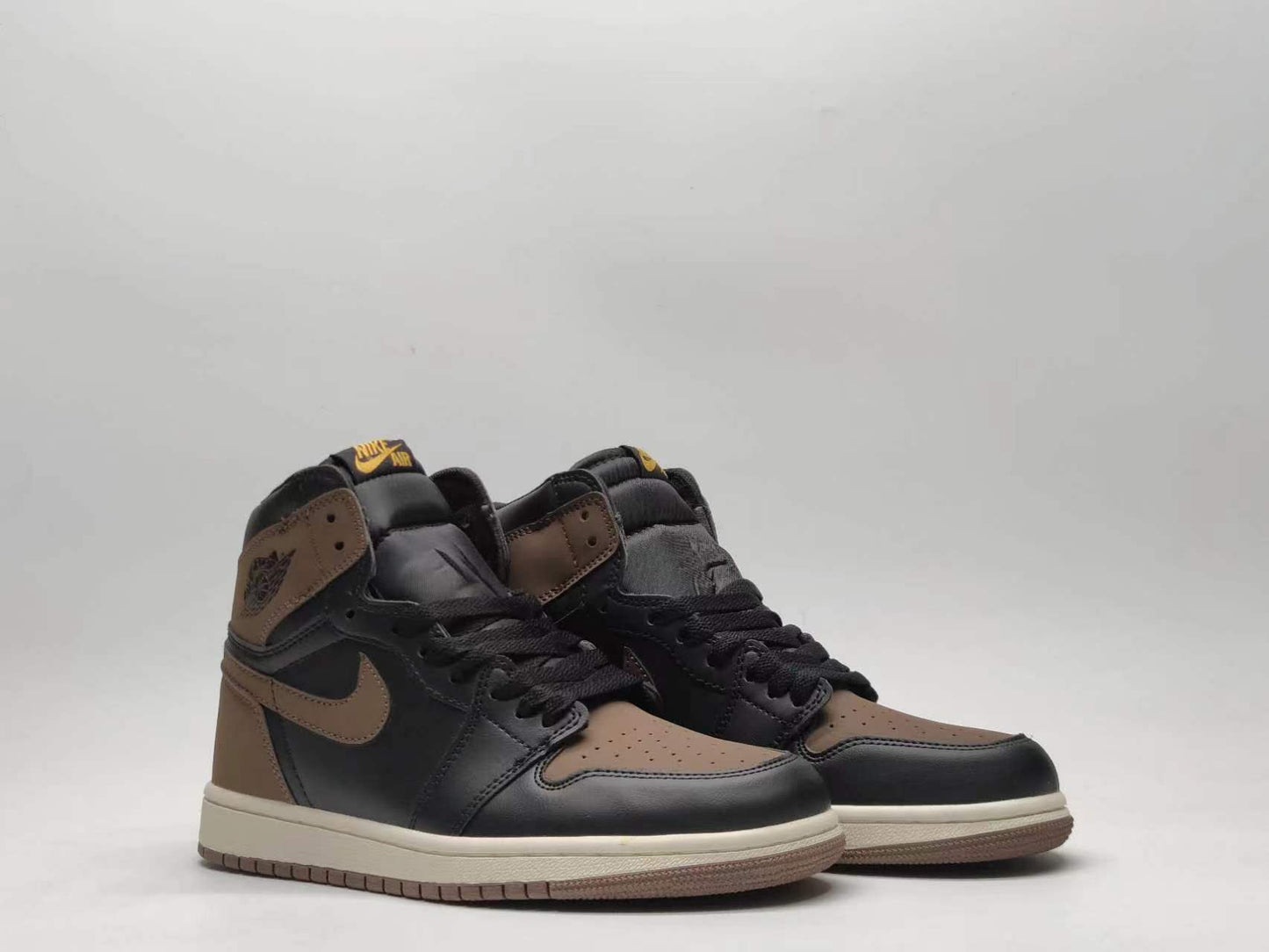 Air Jordan 1 'Mocha'