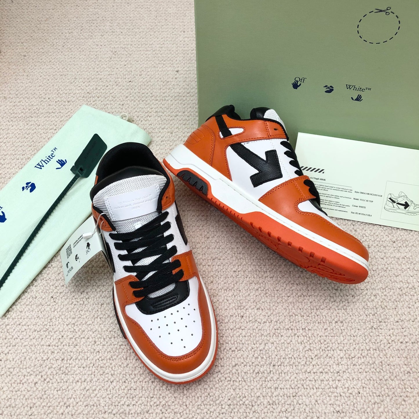 Off White Sneaker ‘Orange black’