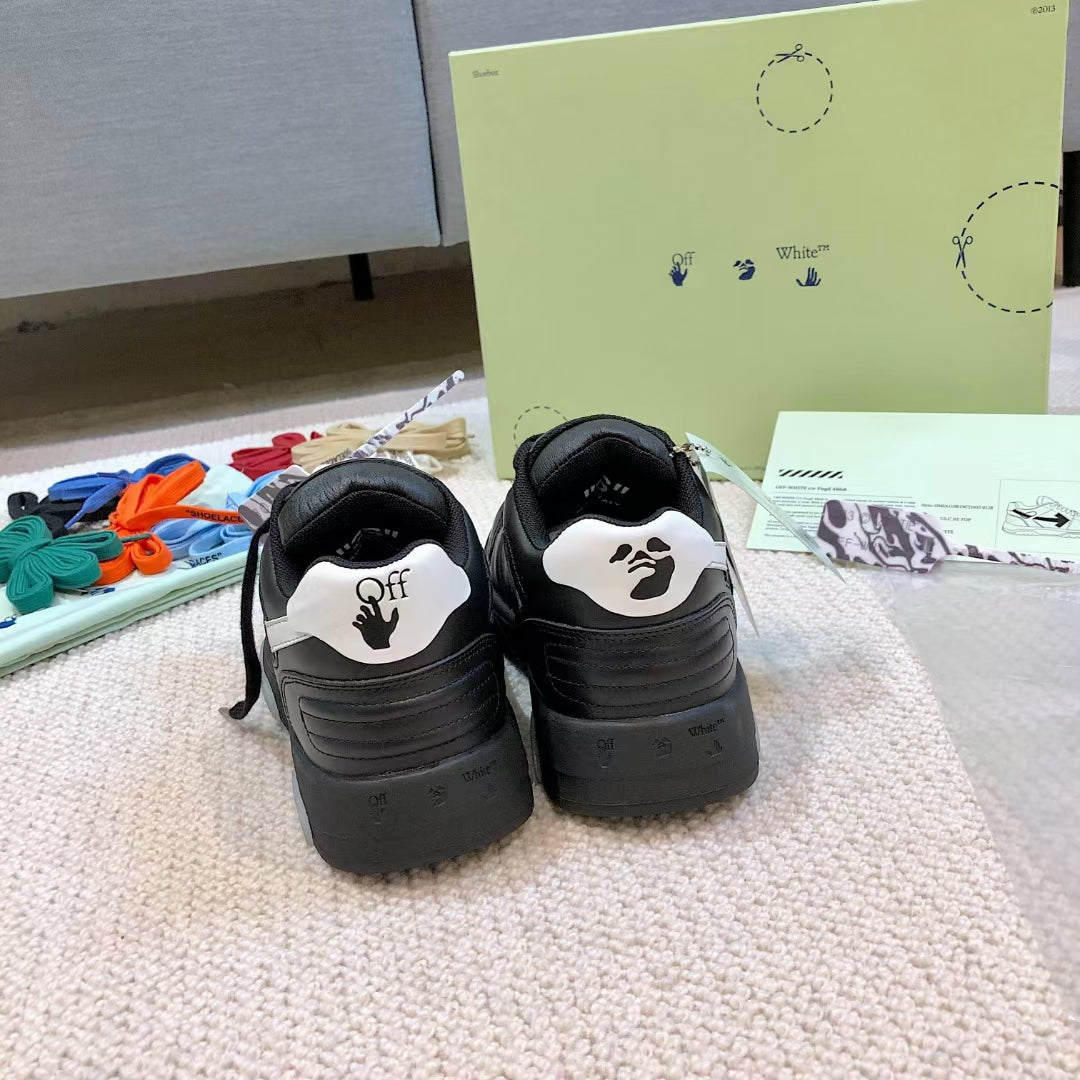 Off White Sneaker ‘Black