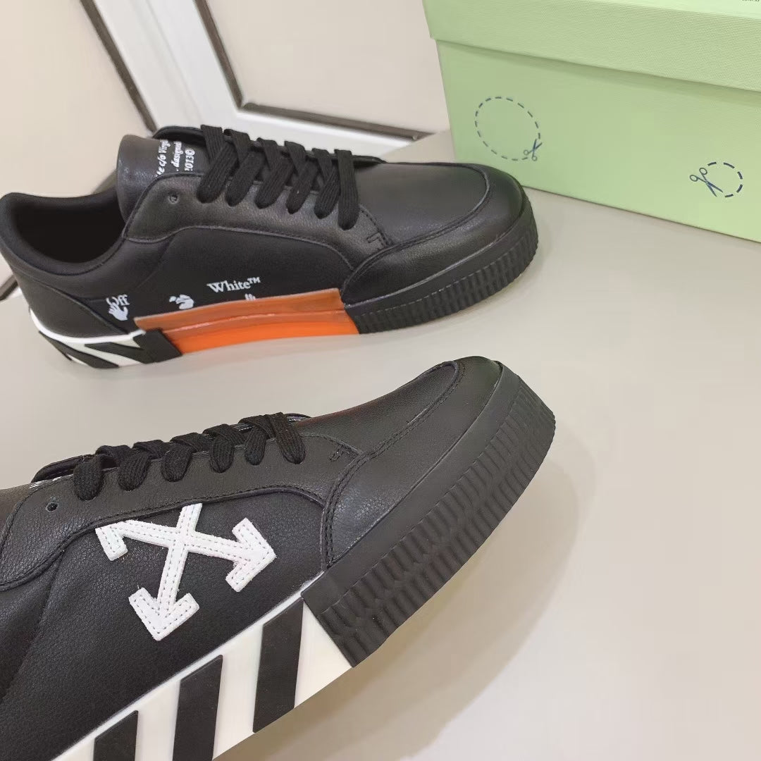 Off-White Low Vulcanized Sneaker 'Black White Accent’