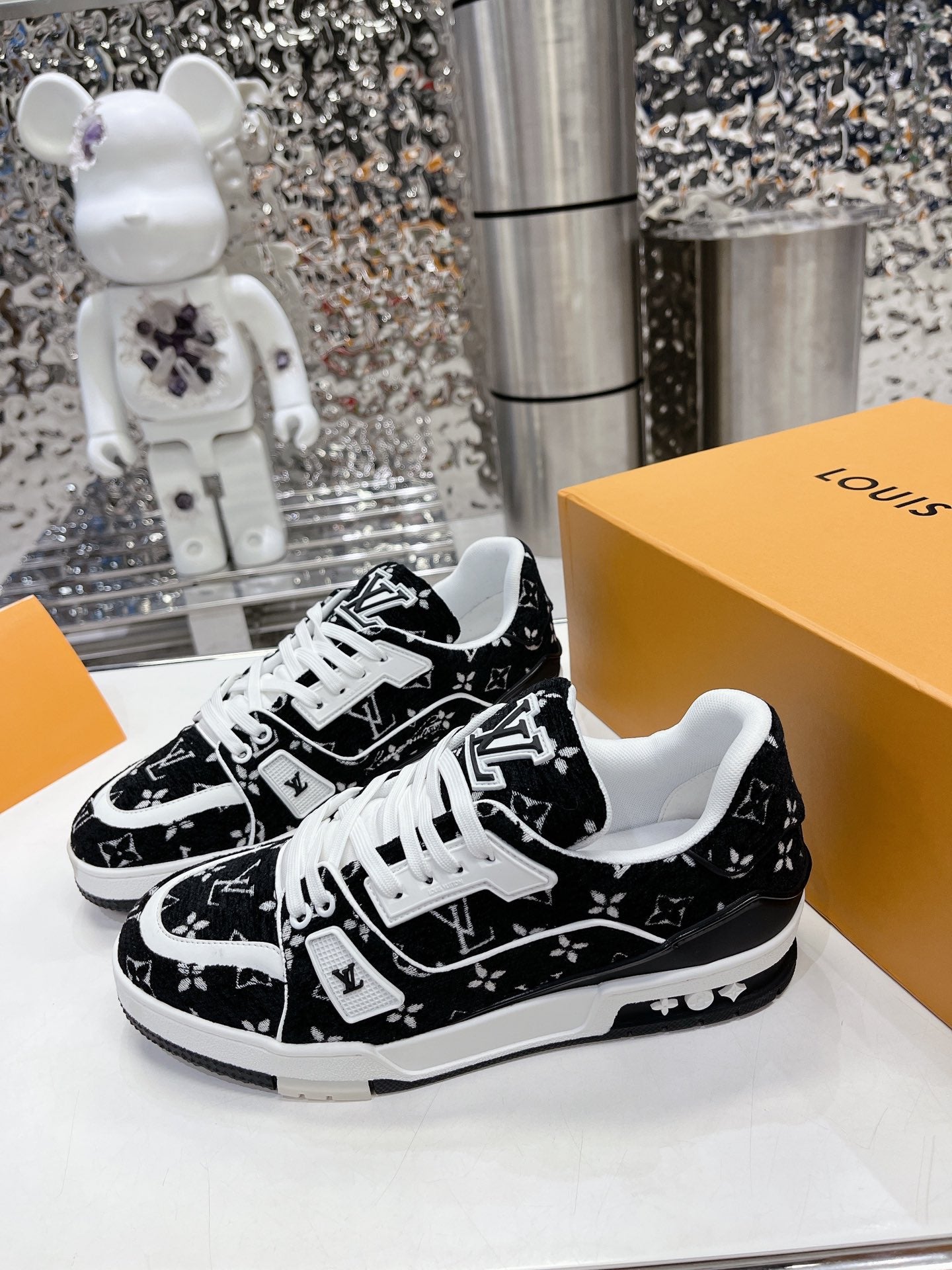 LV low trainer sneaker 'Black'