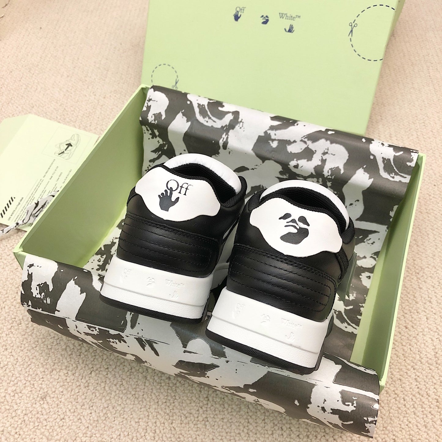 Off White Sneaker ‘Black White’