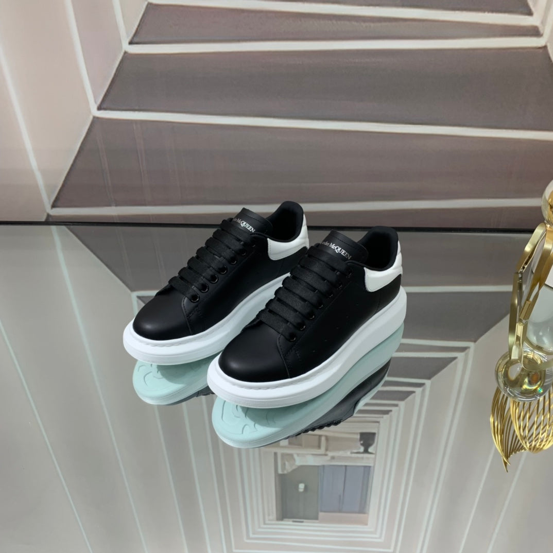 McQueen sneaker (b&w)