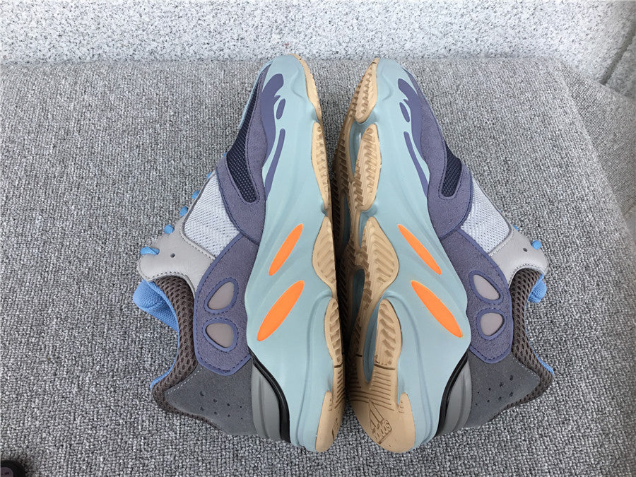 P580 Yeezy Boost 700 carbon blue