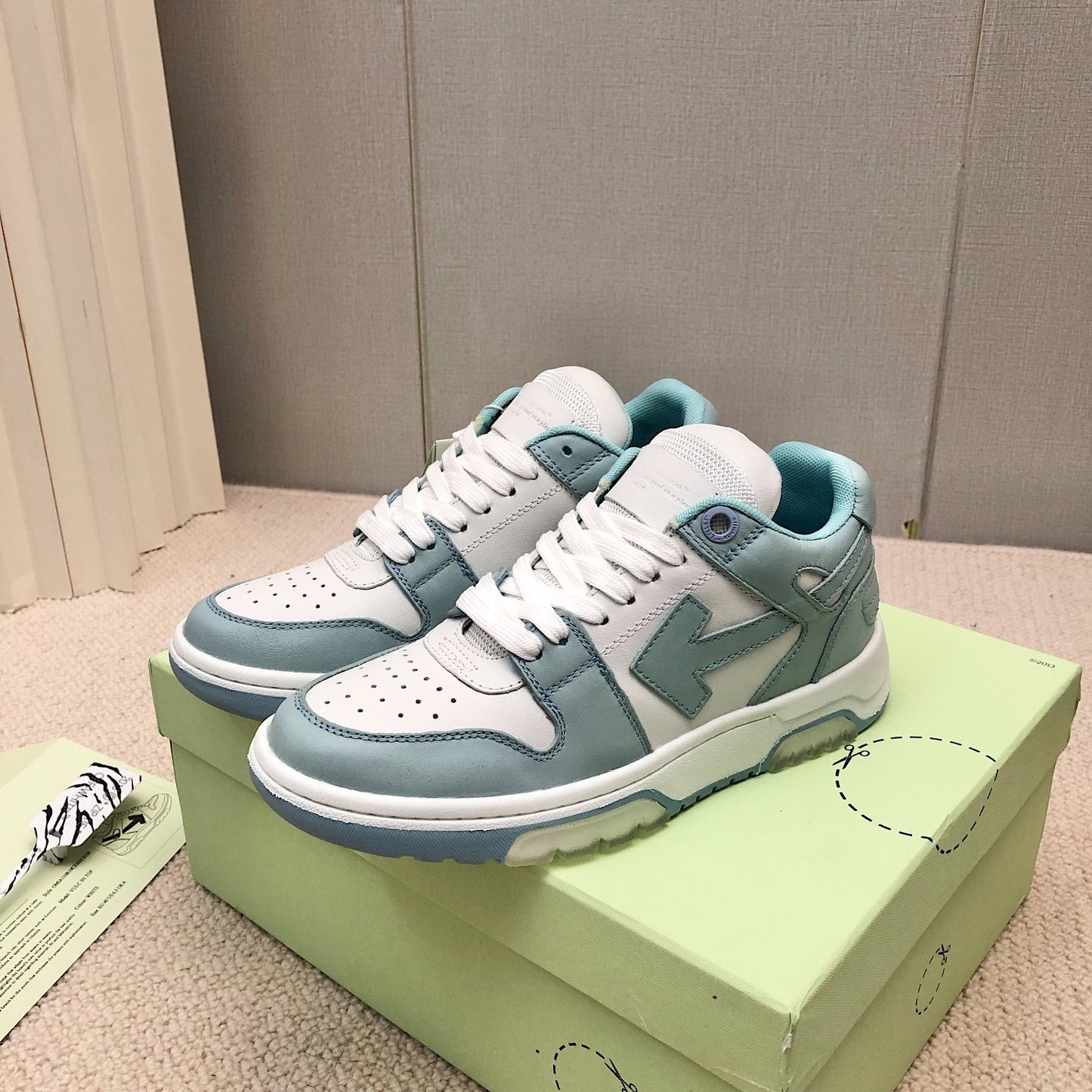 Off White Sneaker