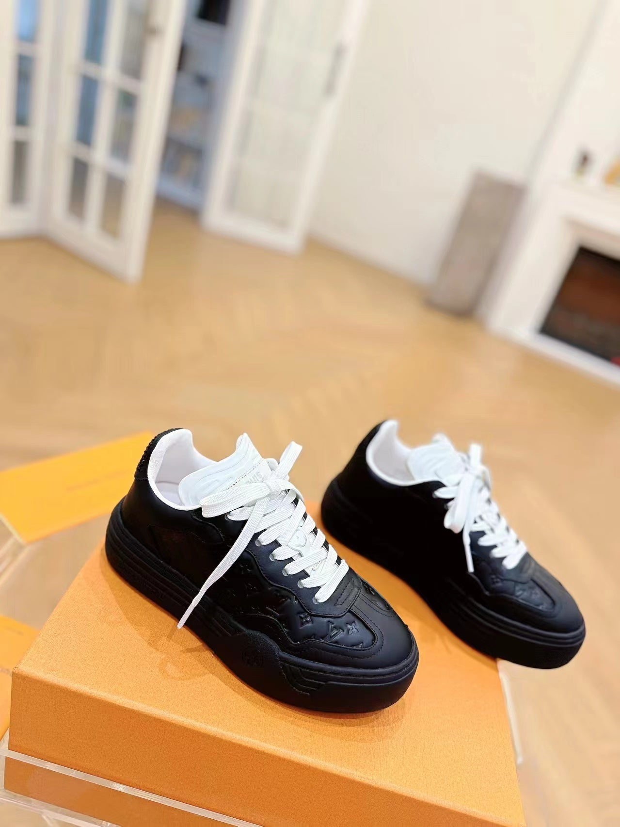 LV women’s street shoe