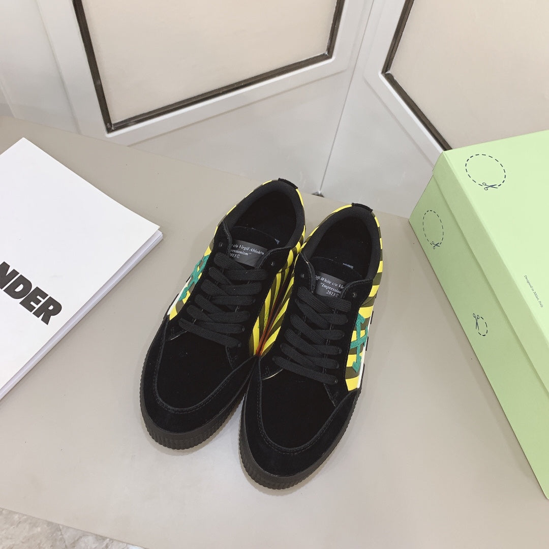 Off-White Low Vulcanized Sneaker 'White Black Stripe'