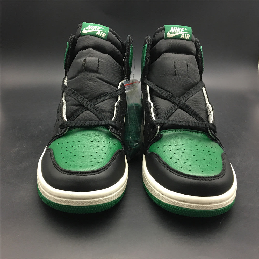 Air Jordan 1 Retro High ‘Pine Green'
