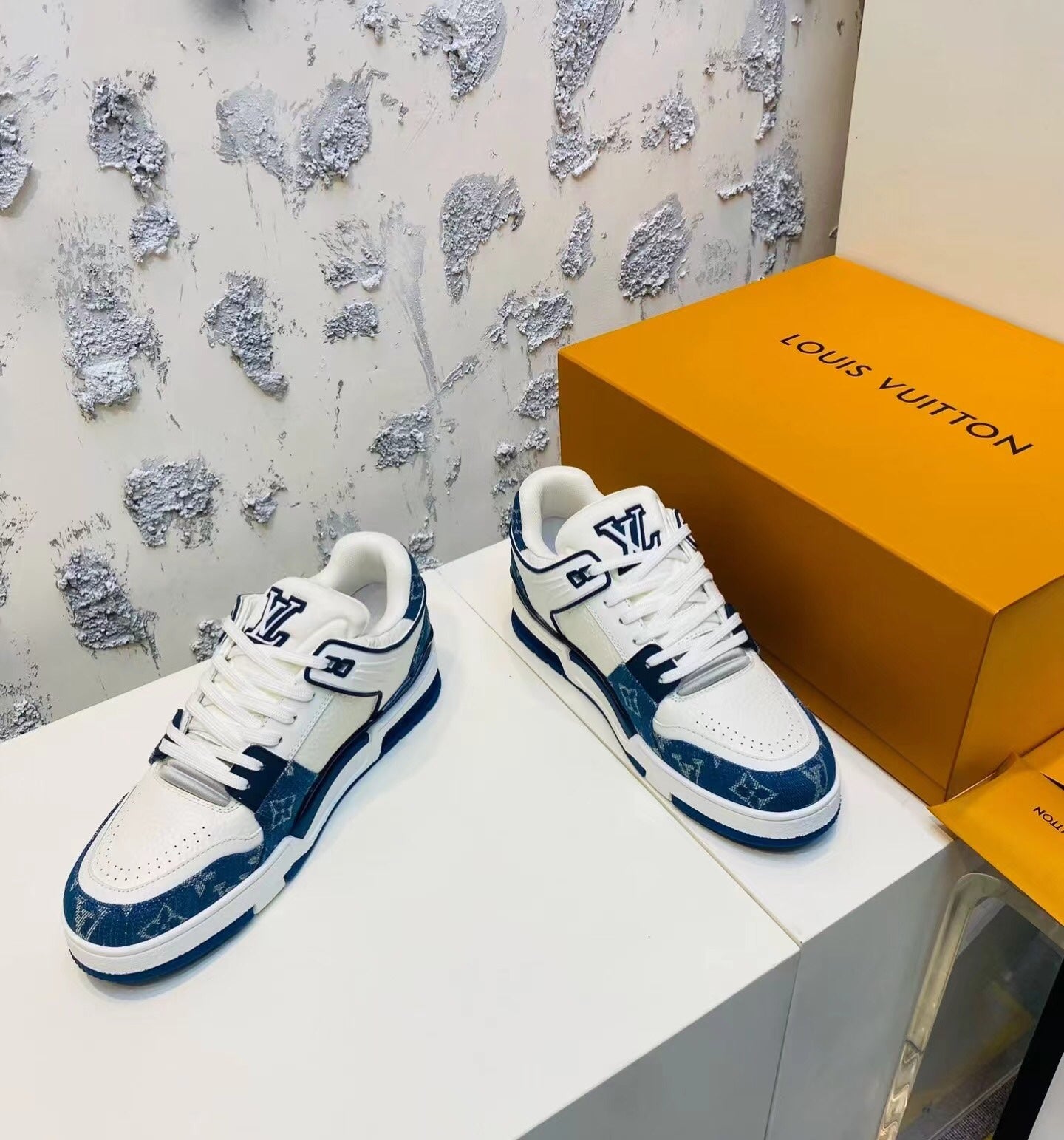 LV 2024 New Series Sports Shoe 'White and Blue'