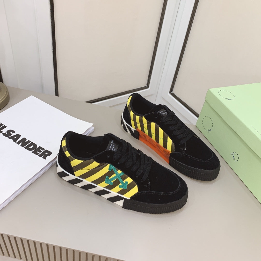 Off-White Low Vulcanized Sneaker 'White Black Stripe'