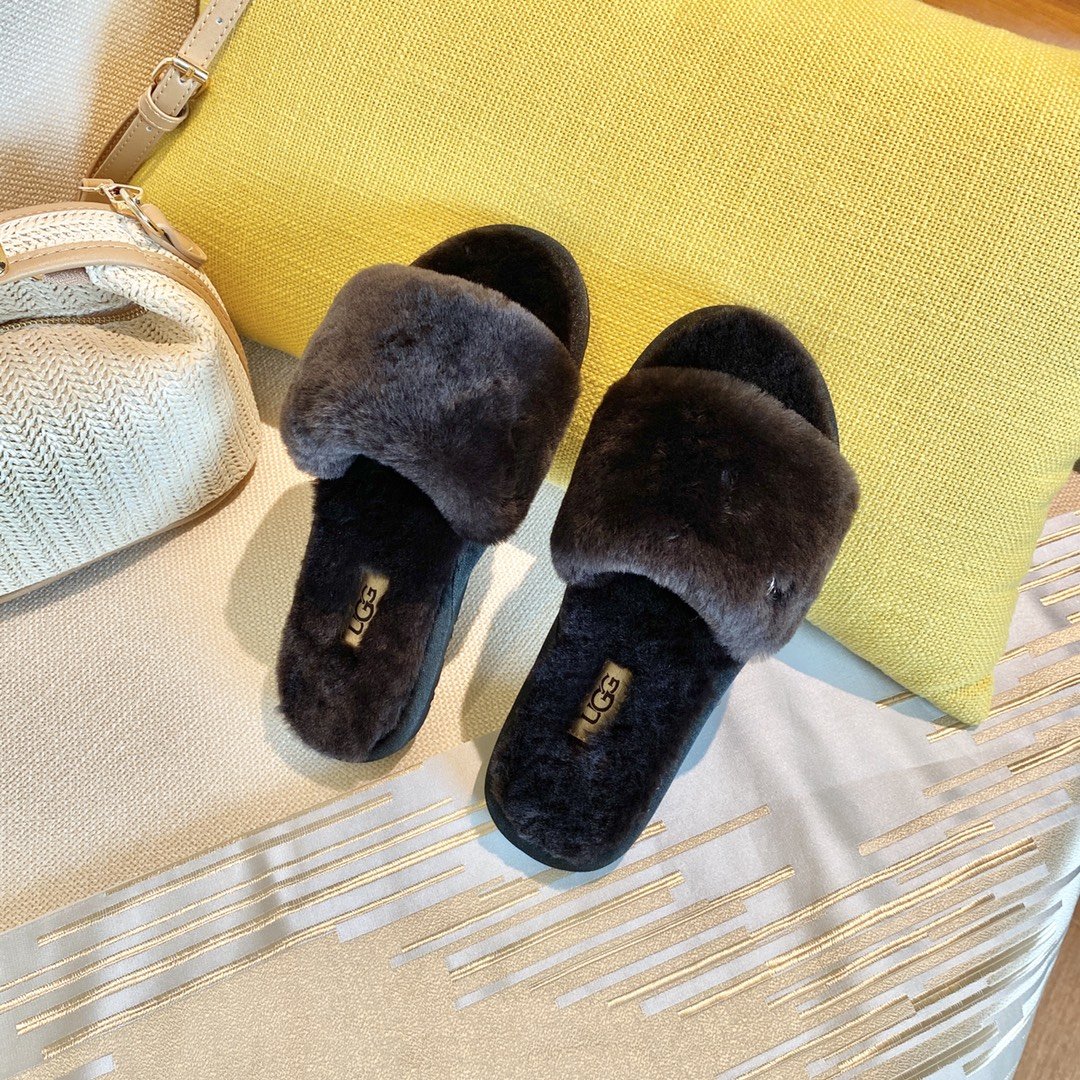 UGG Wmns sandals 2