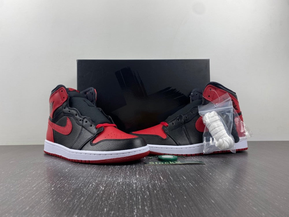 Air Jordan 1 Retro High ‘BANNED’ 2011