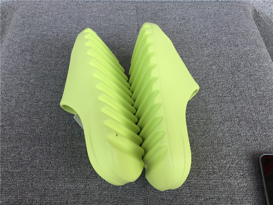 P200 Kanye West x Yeezy Slide 'Neon'