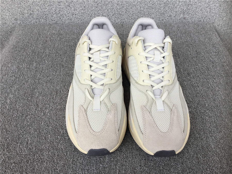 P580 Yeezy Boost 700 Analog