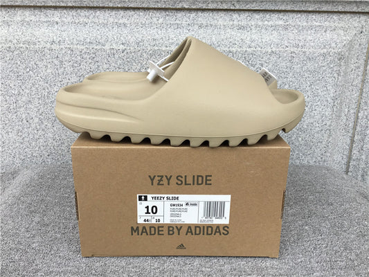 P200 Kanye West x Yeezy Slide 'Tan'