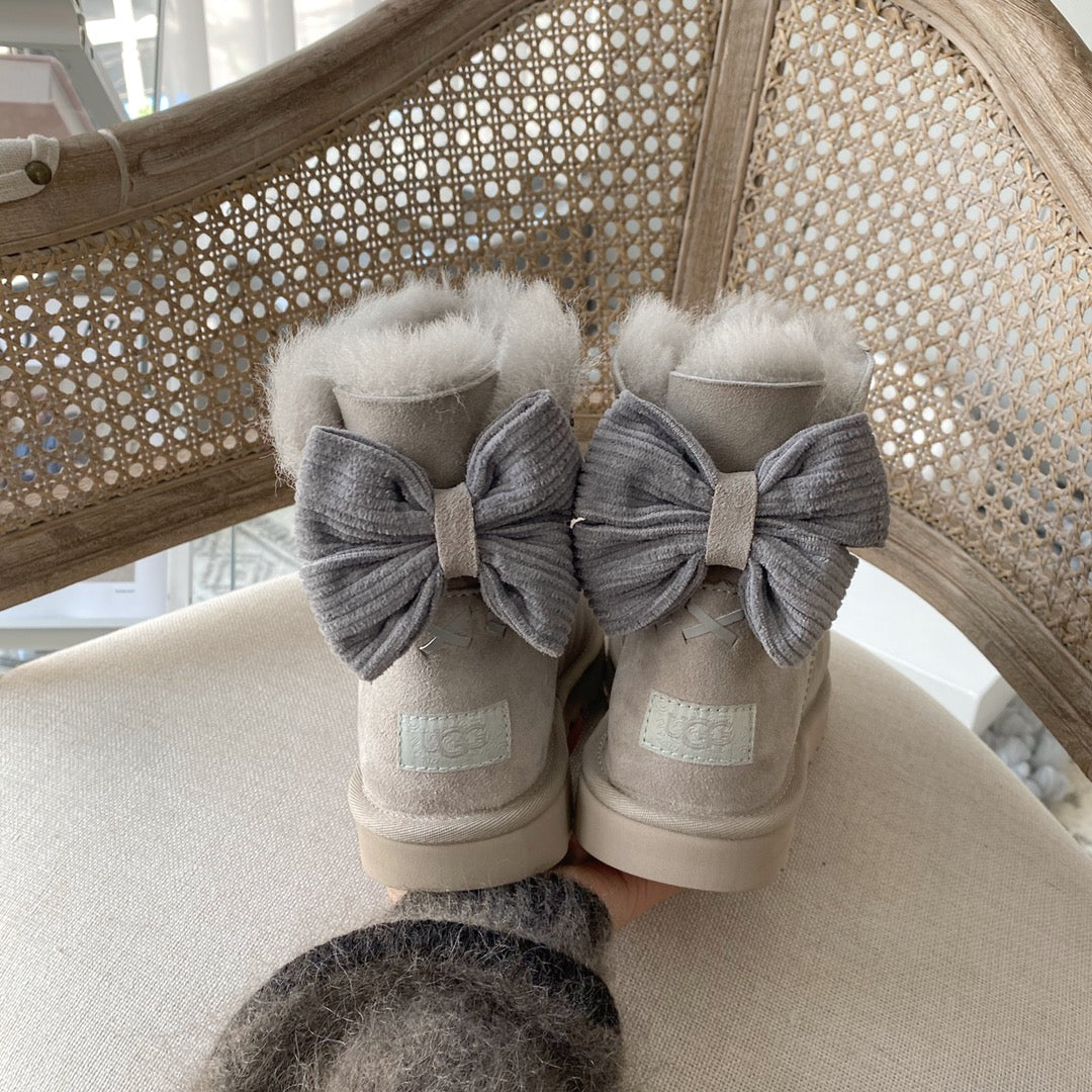 UGG mini Bailey bow boot