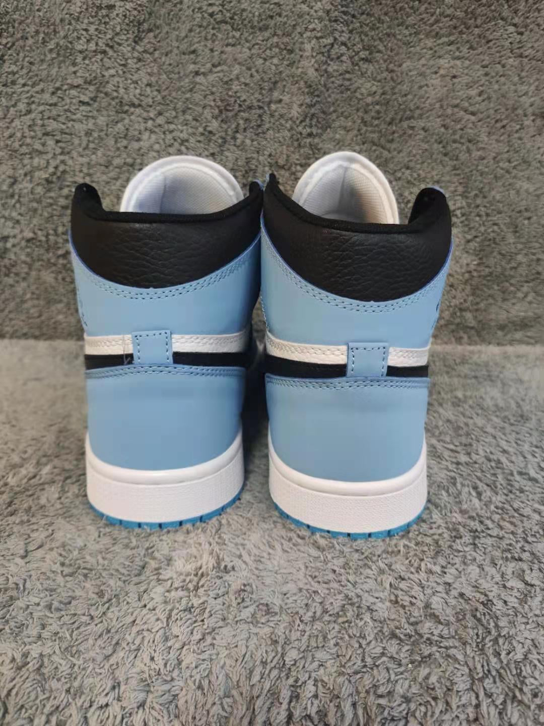 Air Jordan 1 Retro ‘University Blue’