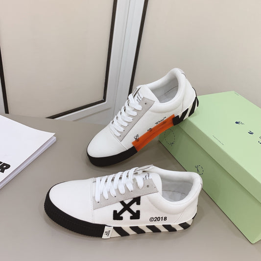 Off-White Low Vulcanized Sneaker 'White black Striped'