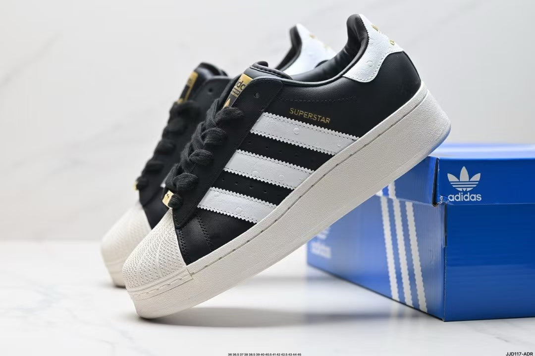 Adidas Superstar