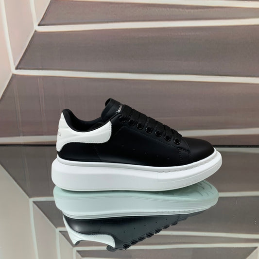 McQueen sneaker (b&w)