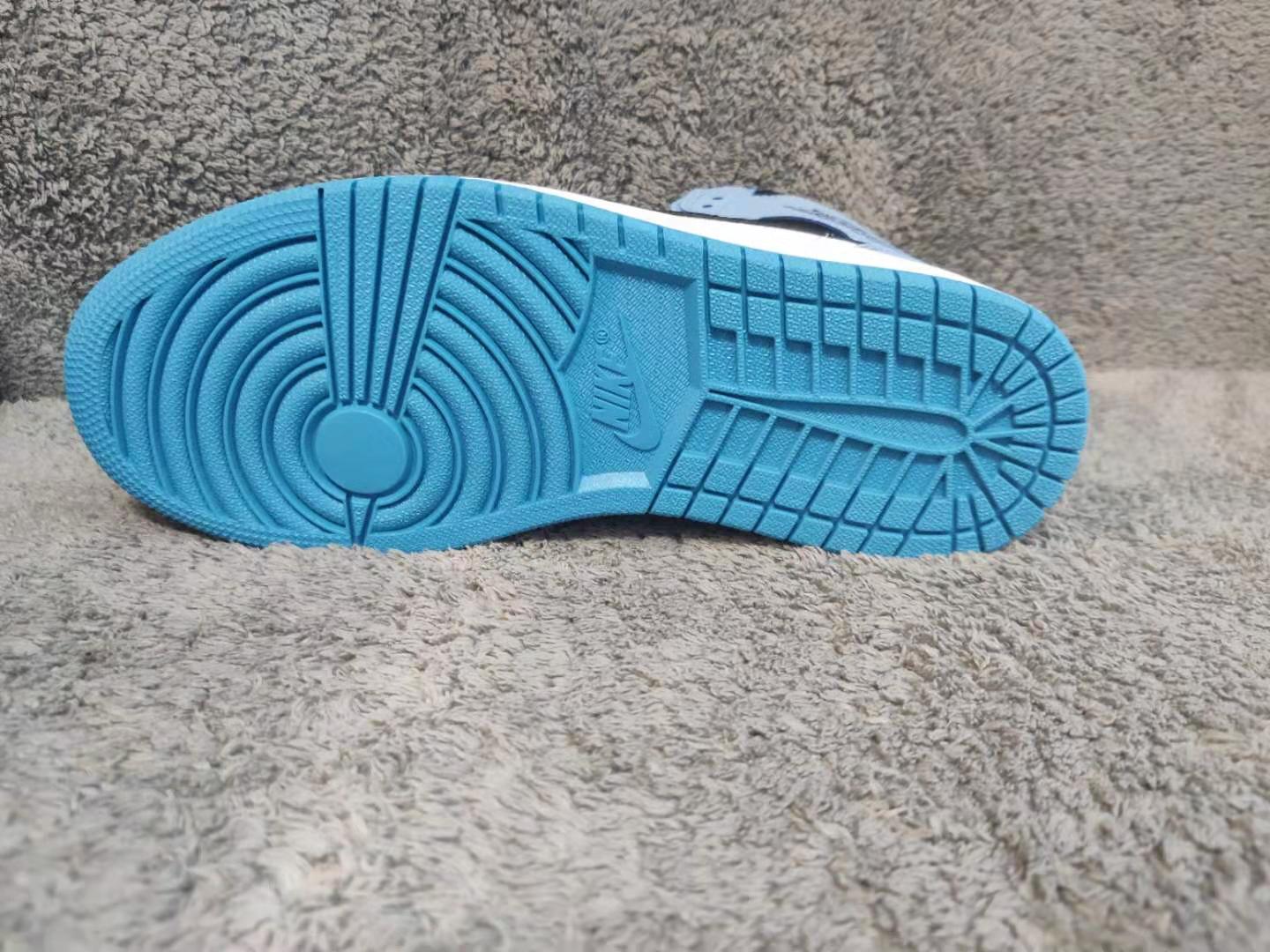 Air Jordan 1 Retro ‘University Blue’