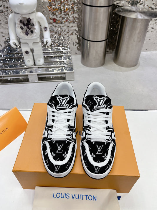 LV low trainer sneaker 'Black'
