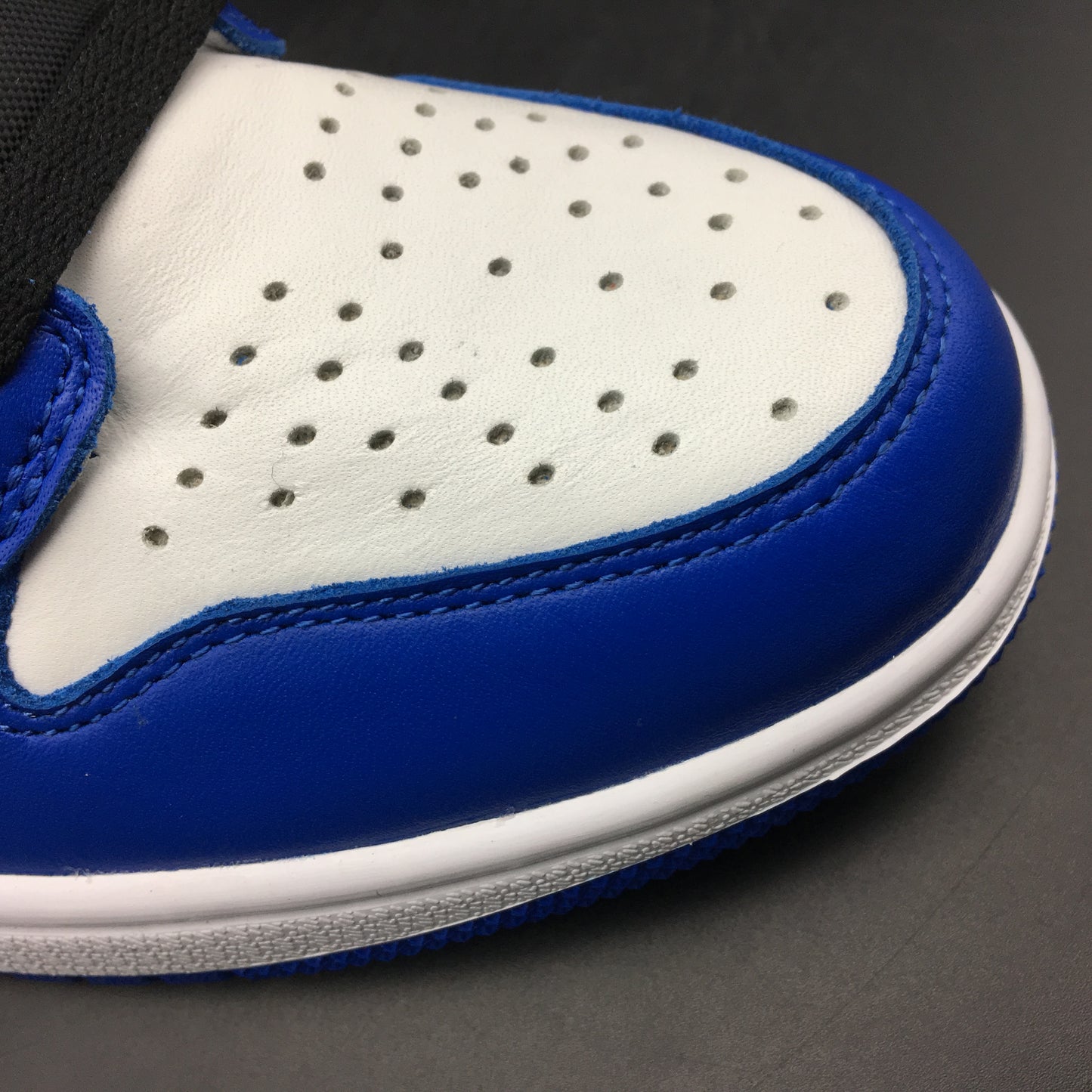 Air Jordan 1 Retro ‘Blue'