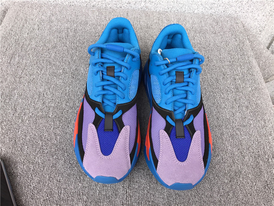 P580 Yeezy Boost 700 Hi-Res Blue