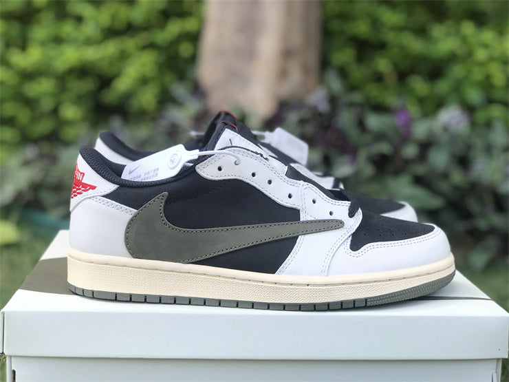 Travis Scott x Air Jordan 1 low 'Olive'