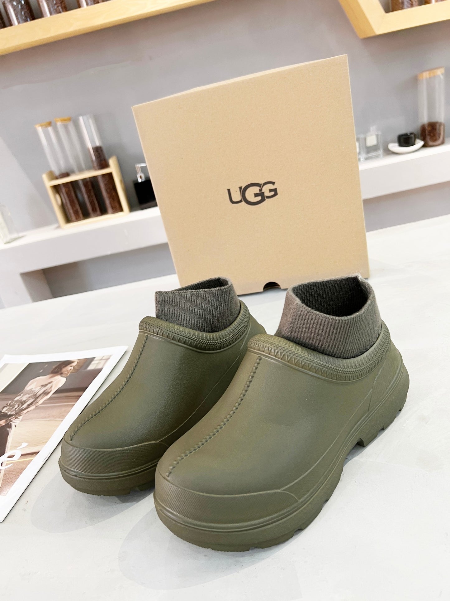 UGG mini-boots non-slip rain boots 2