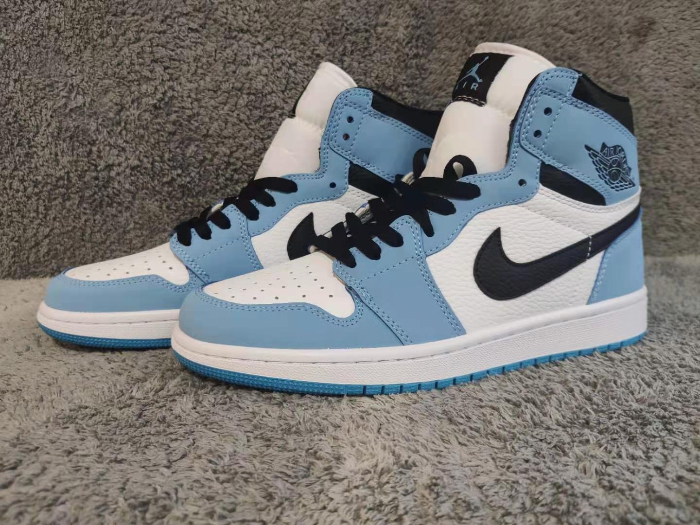 Air Jordan 1 Retro ‘University Blue’